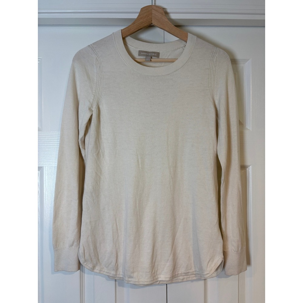 Banana Republic Silk Blend Crew Neck Sweater Cream Ivory Curved Hem Medium